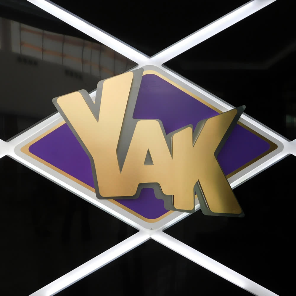 YAK — foto 1